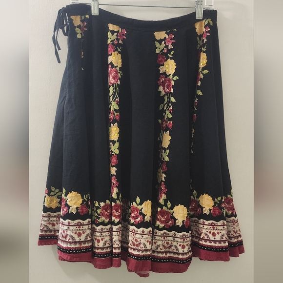 refuge Dresses & Skirts - Refuge Black Skirt with Floral Embroidery, Size Medium, Cotton.